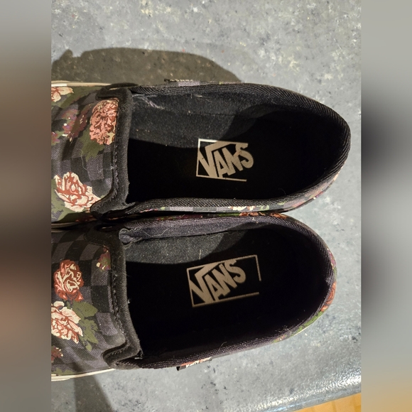 Vans Slip ons - Picture 2 of 7